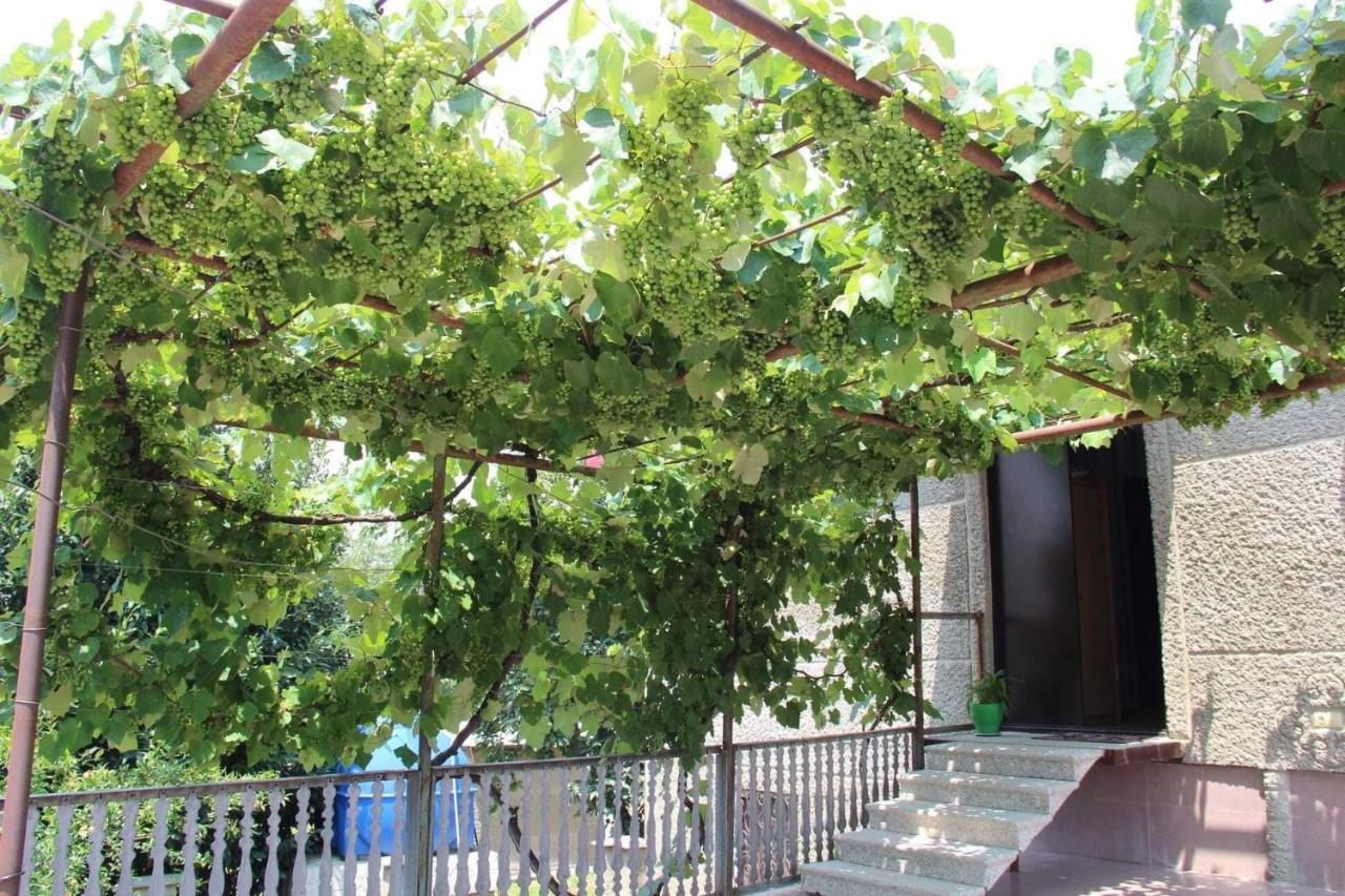 Hotel Oniks Kʼutʼaisi Exterior foto