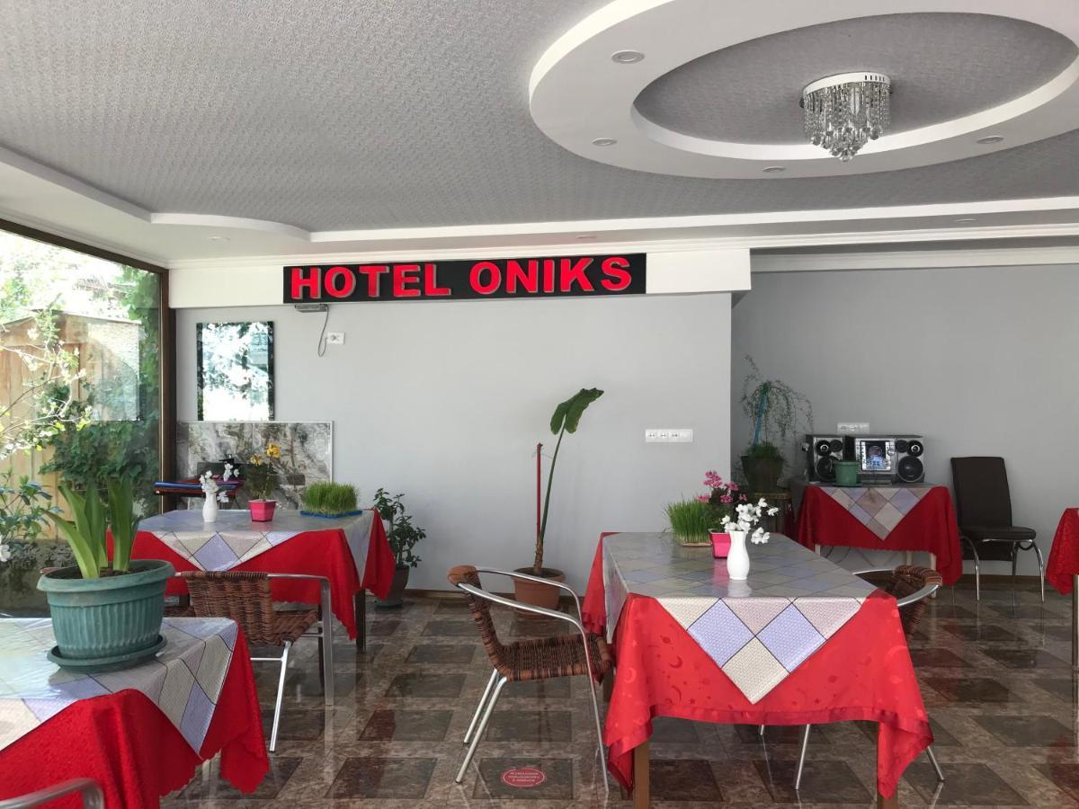 Hotel Oniks Kʼutʼaisi Exterior foto