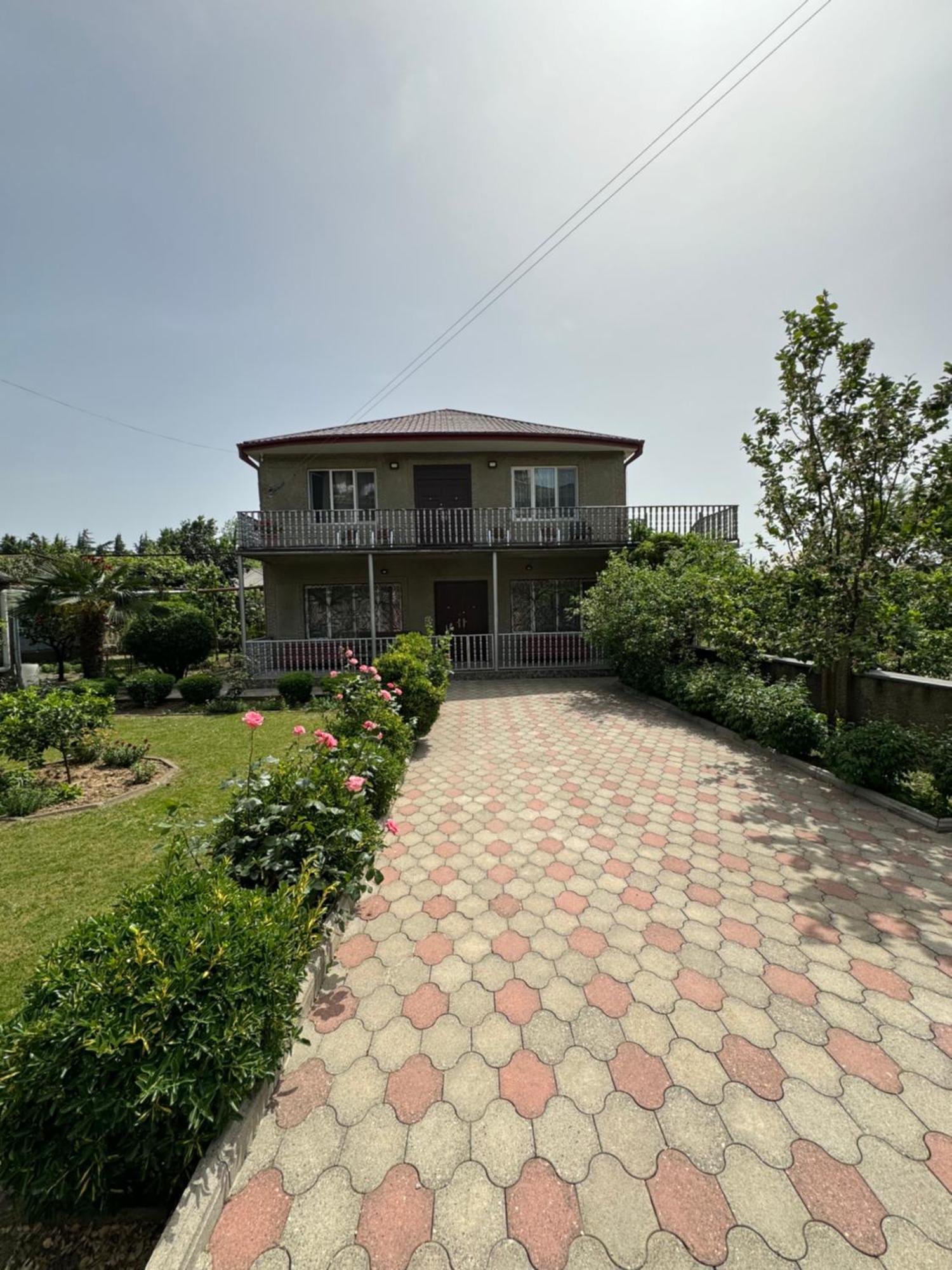 Hotel Oniks Kʼutʼaisi Exterior foto