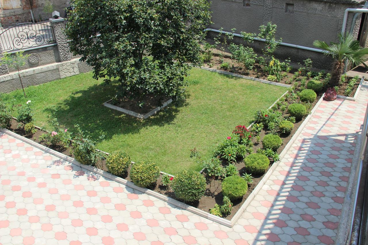 Hotel Oniks Kʼutʼaisi Exterior foto